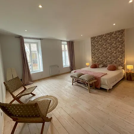 Standing Proche Apartment